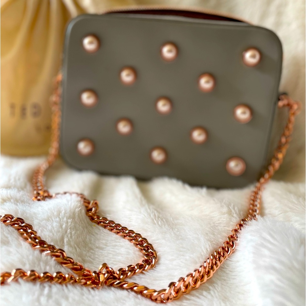TED BAKER London pearl/ rose gold bag
